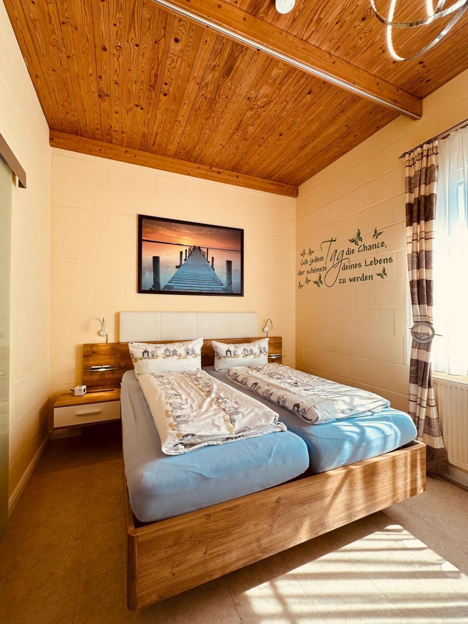 Hotel Drostenhof Garni Эзенс Экстерьер фото