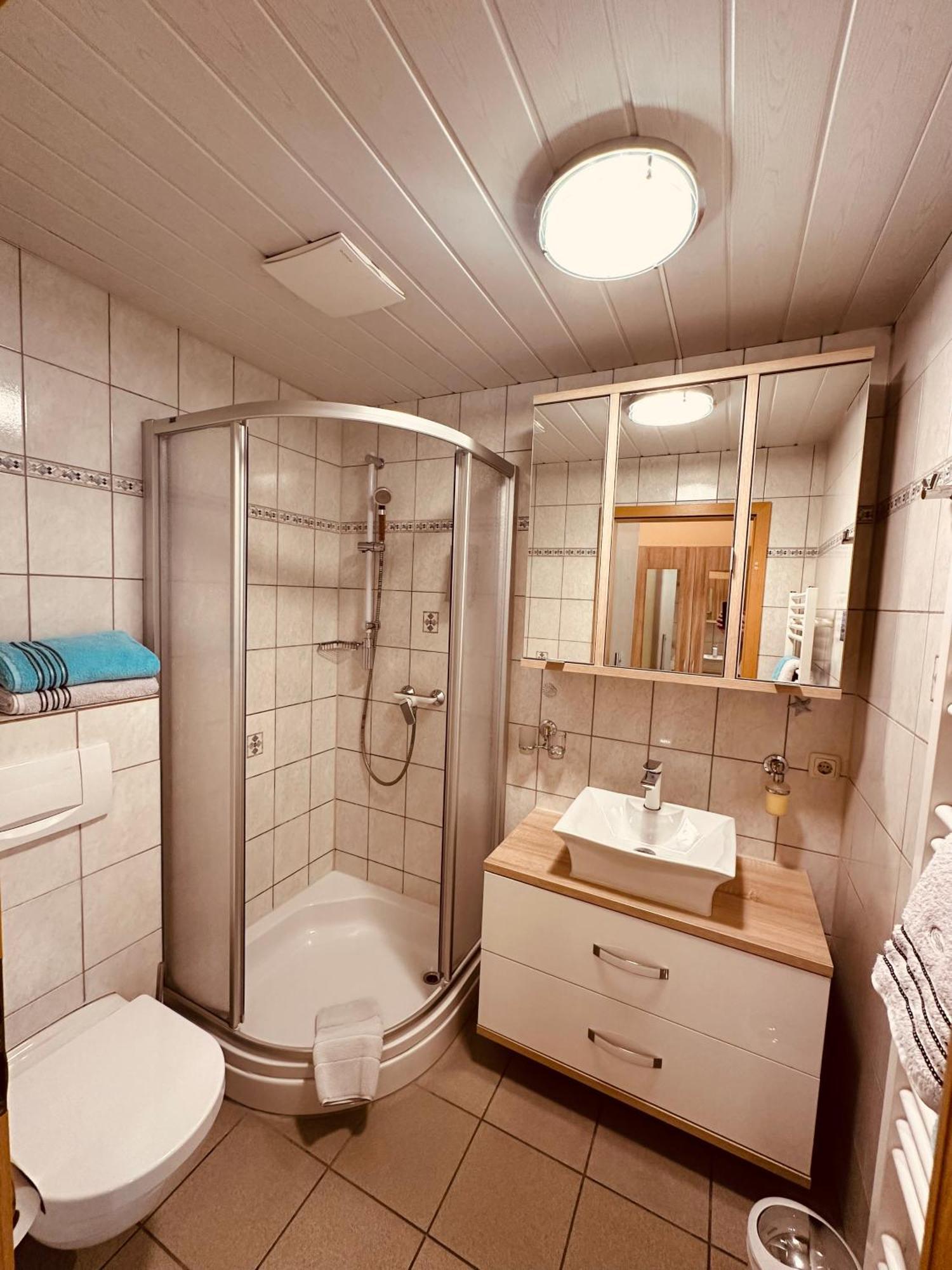 Hotel Drostenhof Garni Эзенс Экстерьер фото