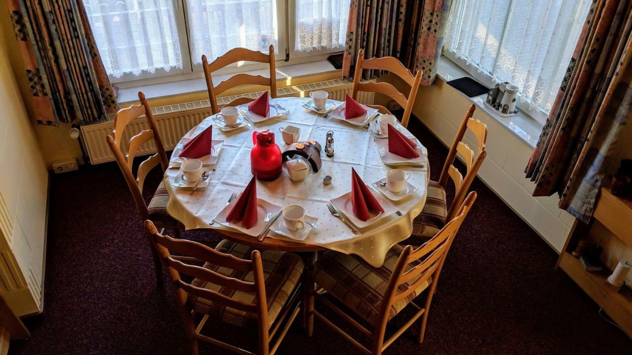 Hotel Drostenhof Garni Эзенс Экстерьер фото